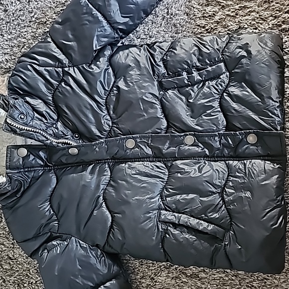 STUNNING OLD NAVY FUR TRIM PUFFER JACKET - Picture 3 of 11